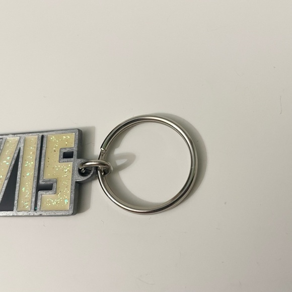 Elvis Presley Logo Keyring - Picture 5 of 11
